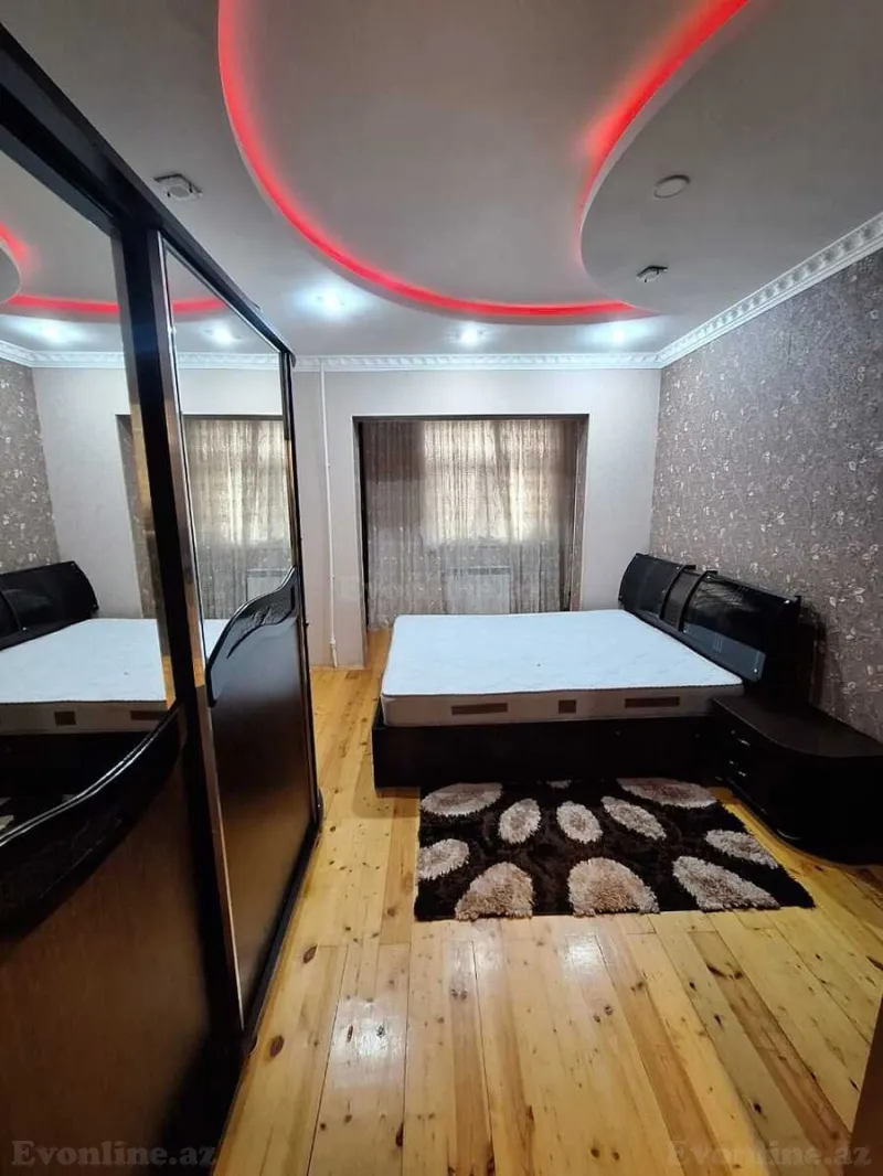 2 otaqlı Mənzil 70 m² 8-ci mikrorayon Satılır