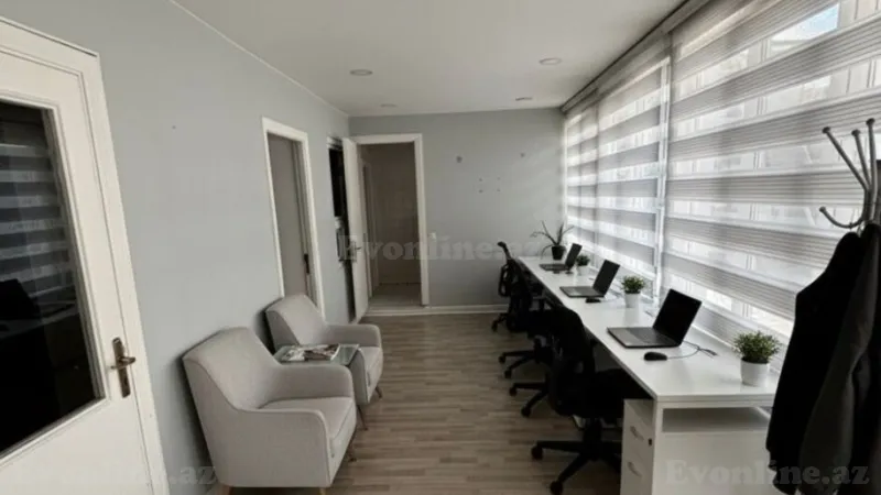 4 otaqlı Ofis 160 m² Xətai r. Kirayə verilir