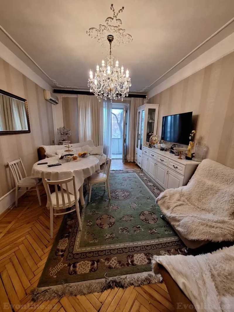 Satılır 3 otaqlı Mənzil Köhnə tikili 75 m² Nizami m.