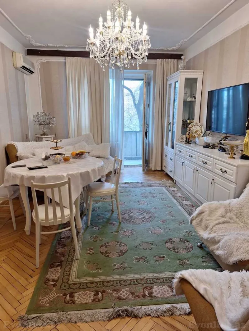 Satılır 3 otaqlı Mənzil Köhnə tikili 75 m² Nizami m. - şəkil 2