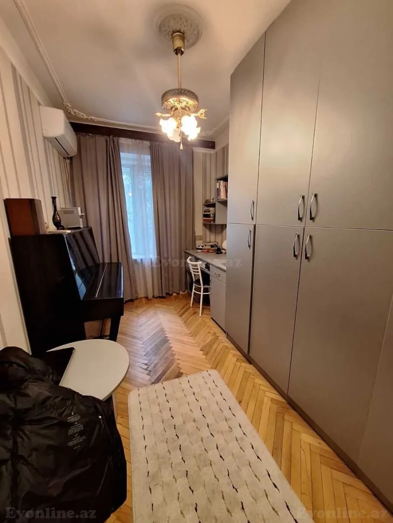 Satılır 3 otaqlı Mənzil Köhnə tikili 75 m² Nizami m. - şəkil 4