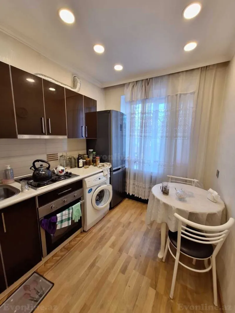 Satılır 3 otaqlı Mənzil Köhnə tikili 75 m² Nizami m. - şəkil 6