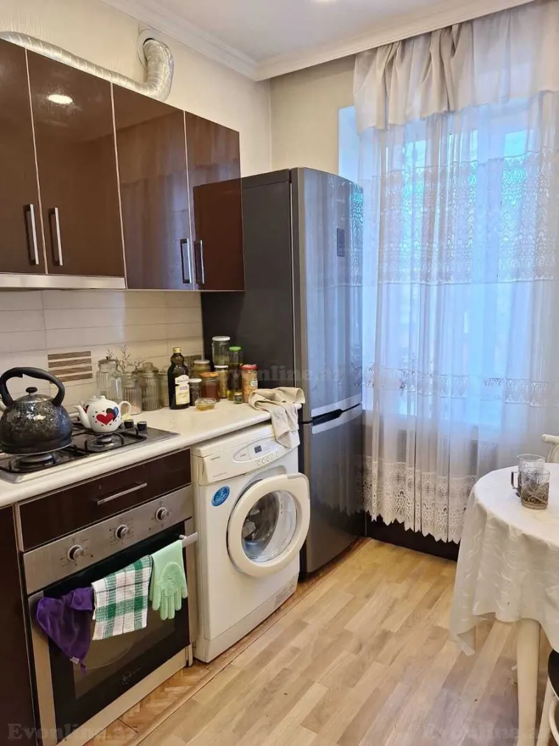 Satılır 3 otaqlı Mənzil Köhnə tikili 75 m² Nizami m. - şəkil 7