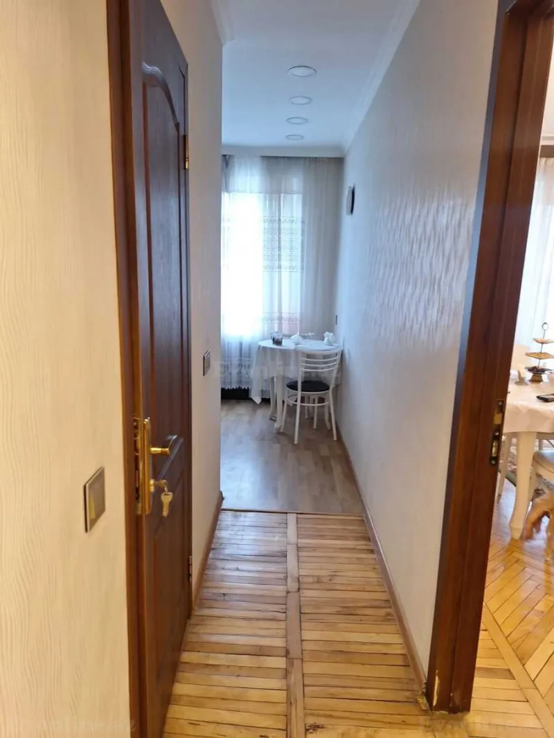 Satılır 3 otaqlı Mənzil Köhnə tikili 75 m² Nizami m. - şəkil 9