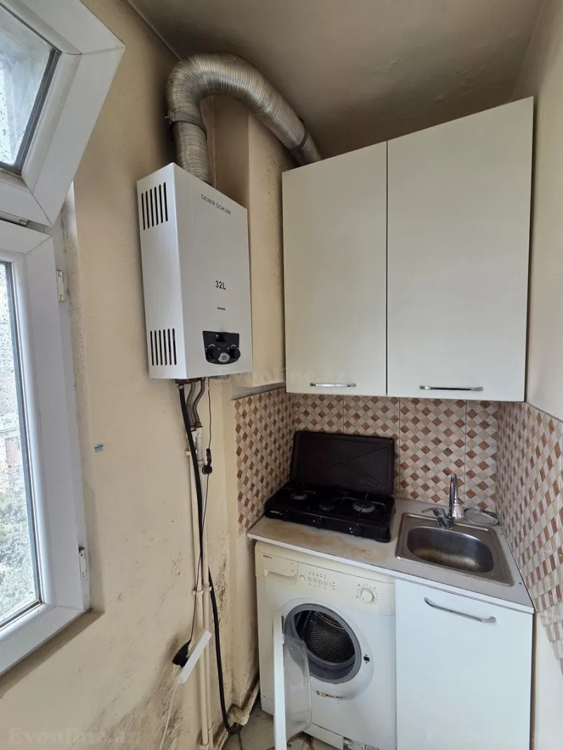 Satılır 2 otaqlı Mənzil Köhnə tikili 50 m² 7-ci mikrorayon - şəkil 9