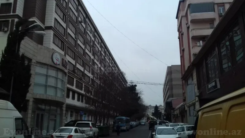 2 otaqlı Mənzil 65 m² 8-ci mikrorayon Satılır