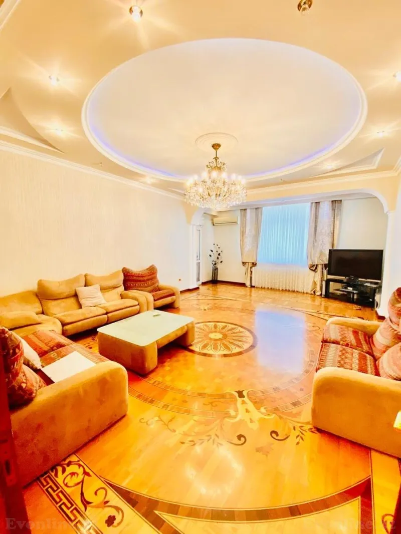 3 otaqlı Mənzil 150 m² Nəriman Nərimanov m. Kirayə verilir