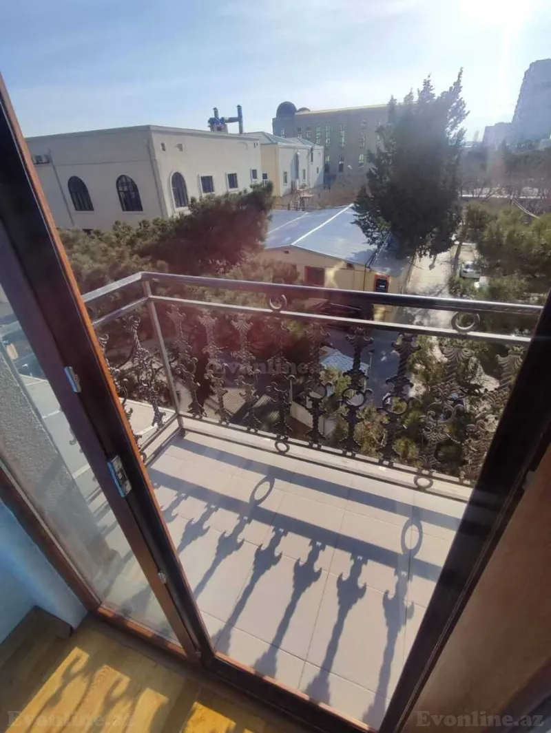 2 otaqlı Mənzil 45 m² Neftçilər m. Kirayə verilir