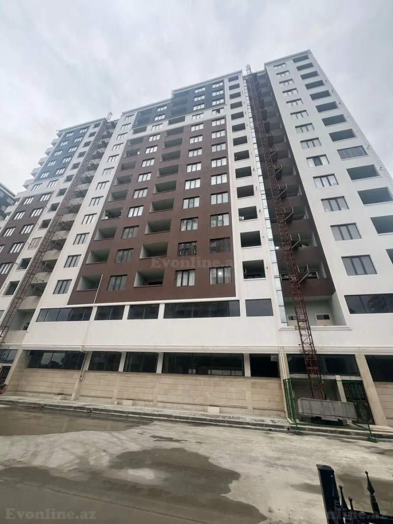 3 otaqlı Mənzil 139 m² Neftçilər m. Satılır