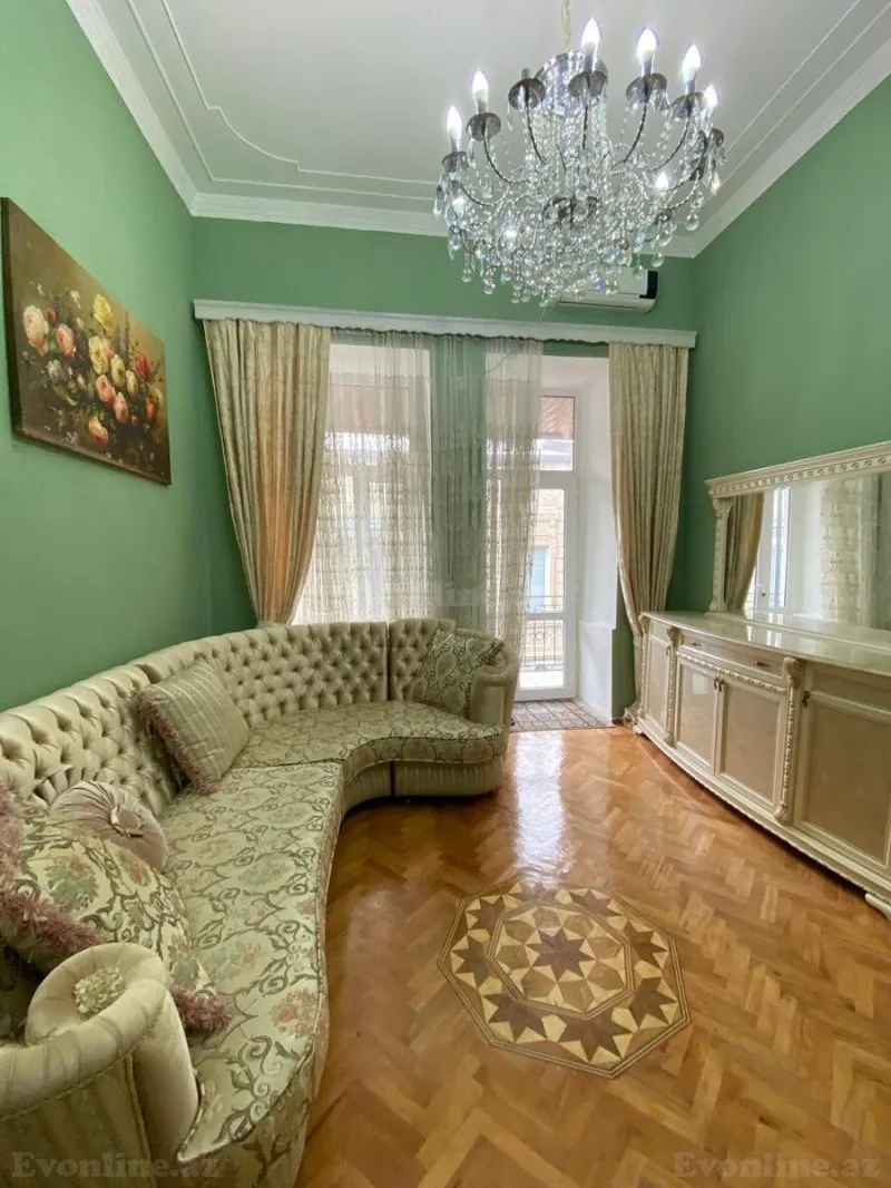 Kirayə verilir 3 otaqlı Mənzil Köhnə tikili 90 m² Nizami m.