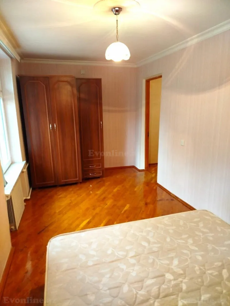 Satılır 2 otaqlı Mənzil Köhnə tikili 55 m² İnşaatçılar m. - şəkil 5