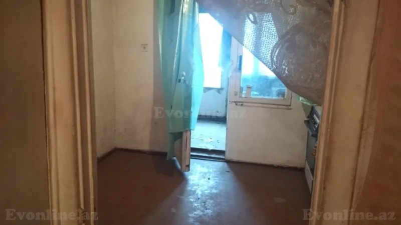 Satılır 5 otaqlı Mənzil Köhnə tikili 100 m² Xalqlar Dostluğu m. - şəkil 3