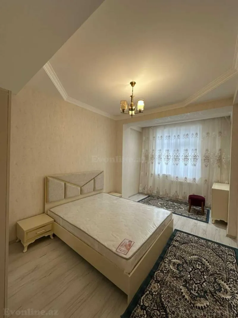 3 otaqlı Mənzil 130 m² Yeni Yasamal Kirayə verilir