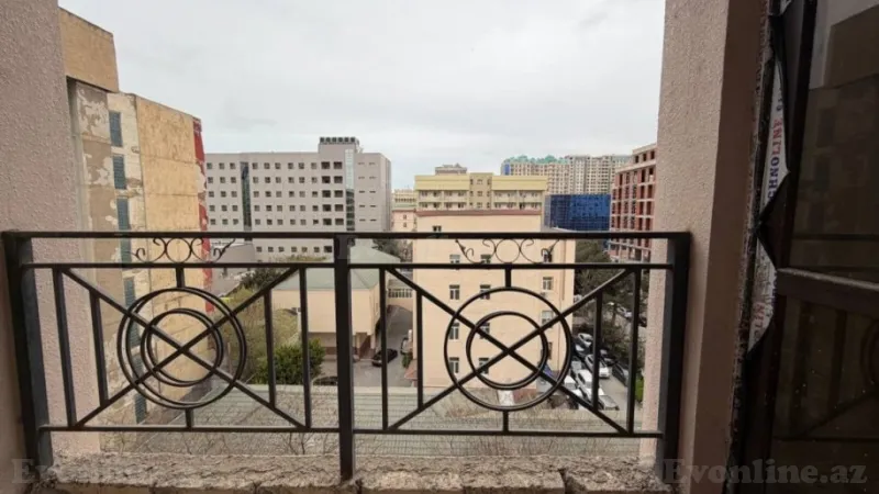 2 otaqlı Mənzil 90 m² 8 Noyabr m. Satılır