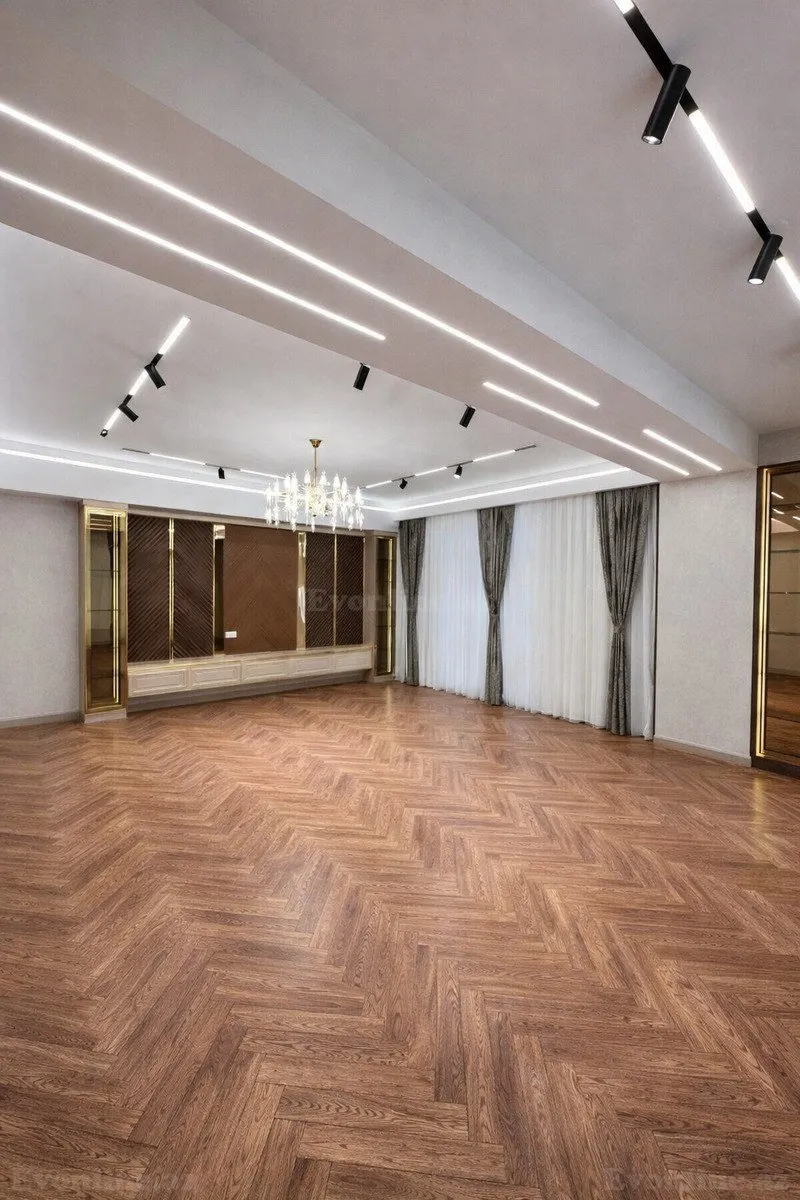 Satılır 4 otaqlı Mənzil Yeni tikili 195 m² 28 May m. - şəkil 4