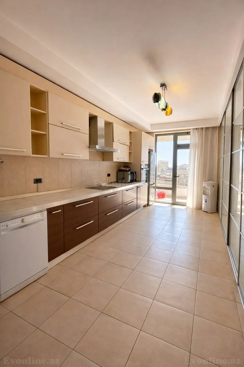 Satılır 4 otaqlı Mənzil Yeni tikili 212 m² Sahil m. - şəkil 5