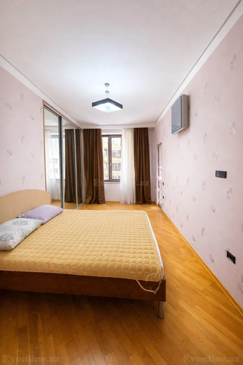 Satılır 4 otaqlı Mənzil Yeni tikili 212 m² Sahil m. - şəkil 9