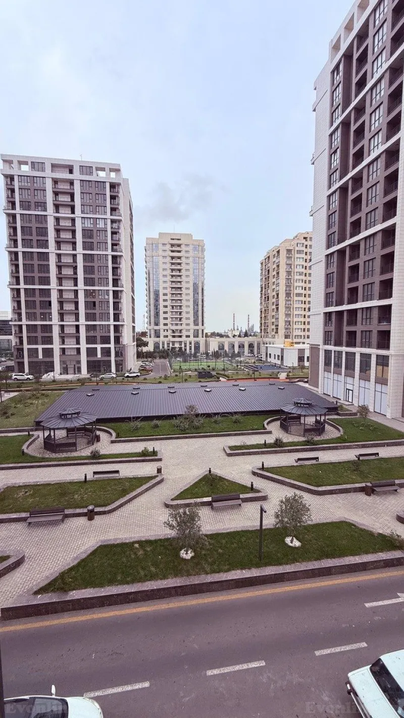 3 otaqlı Mənzil 147 m² Koroğlu m. Satılır