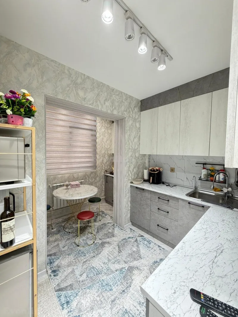 Satılır 2 otaqlı Mənzil Köhnə tikili 65 m² Xətai r. - şəkil 4