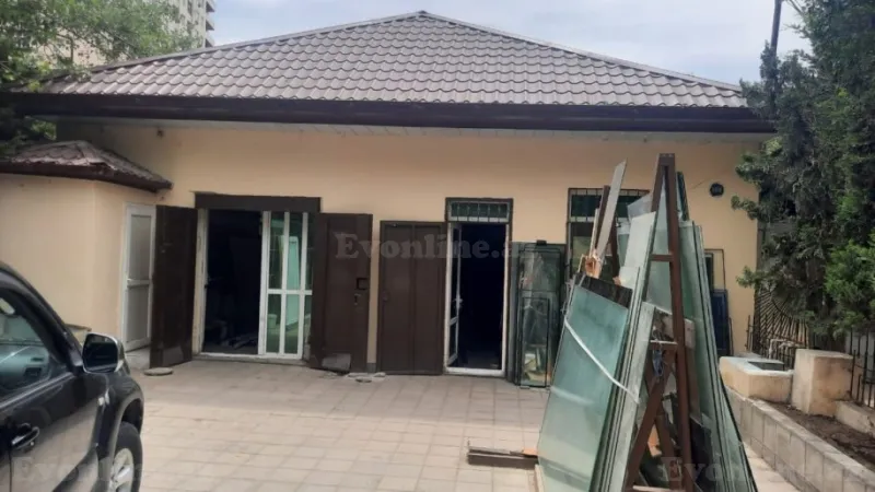 Obyekt 100 m² 8-ci kilometr Satılır