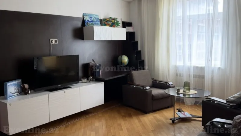 3 otaqlı Mənzil 140 m² Nəriman Nərimanov m. Kirayə verilir