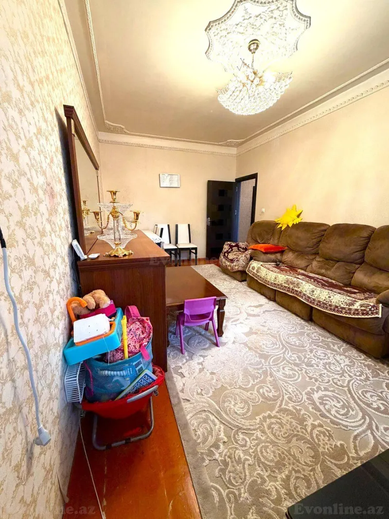 Satılır 3 otaqlı Mənzil Köhnə tikili 90 m² Xalqlar Dostluğu m. - şəkil 2