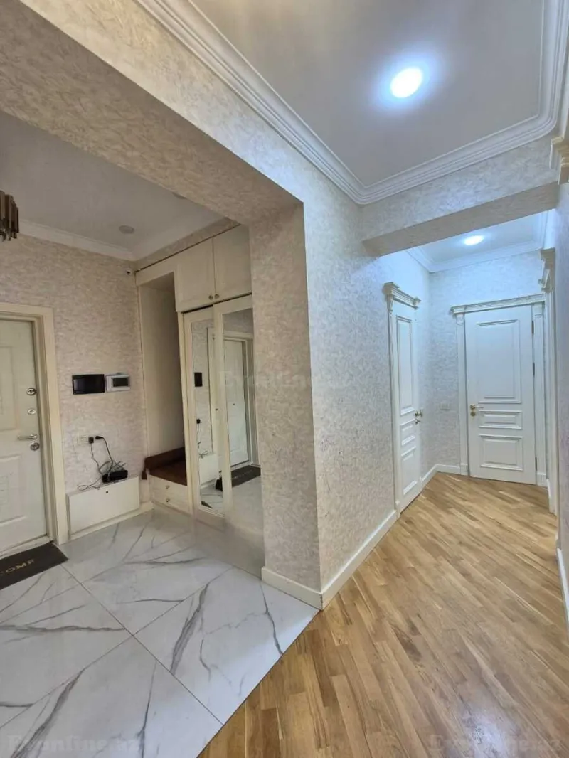 Satılır 3 otaqlı Mənzil Yeni tikili 145 m² Elmlər Akademiyası m. - şəkil 4