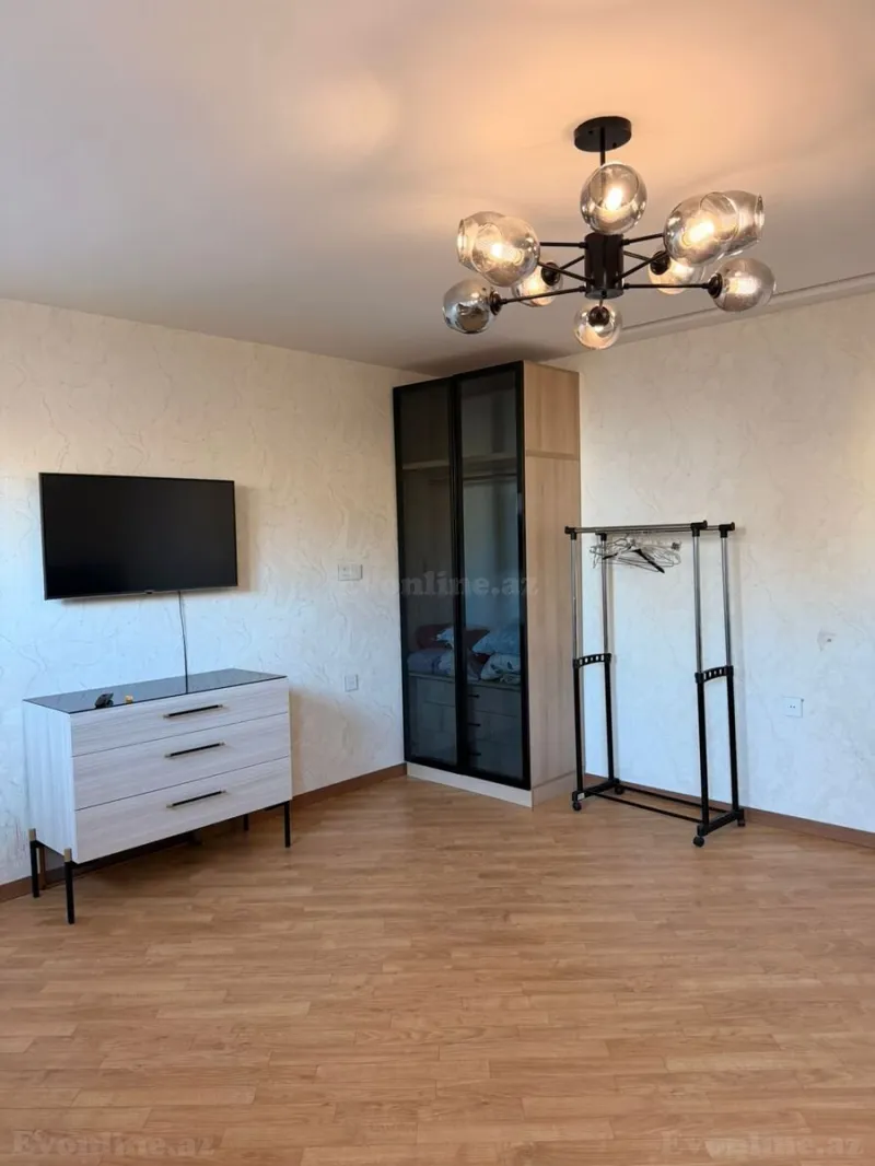 1 otaqlı Mənzil 45 m² İçərişəhər m. Kirayə verilir