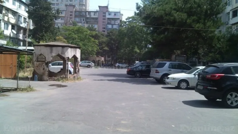 Satılır 2 otaqlı Mənzil Köhnə tikili 43 m² 8-ci mikrorayon - şəkil 2