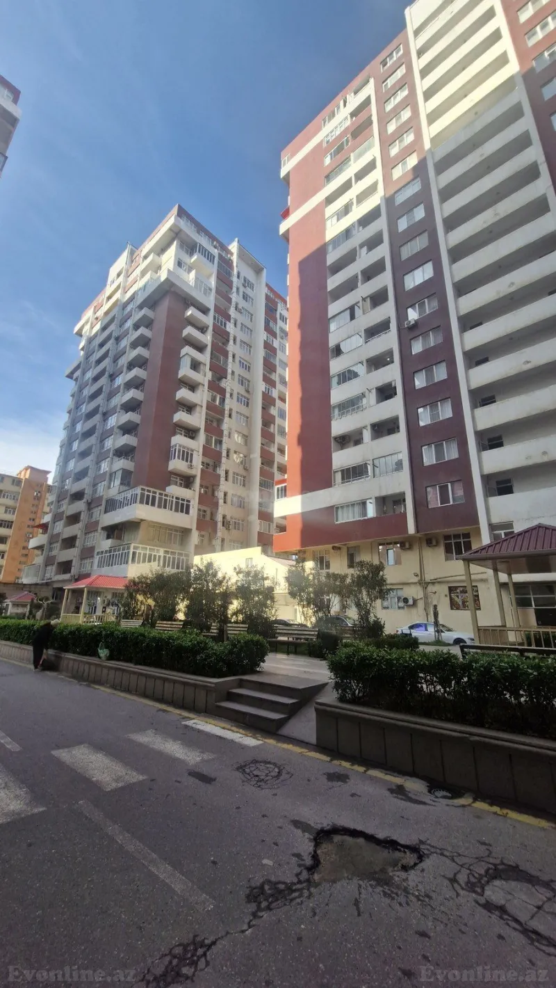 2 otaqlı Mənzil 70 m² Qara Qarayev m. Kirayə verilir