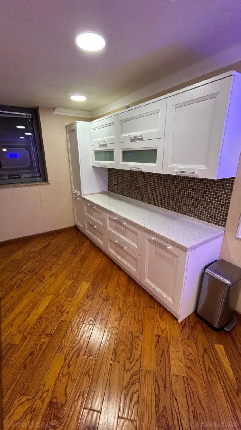 Kirayə verilir 5 otaqlı Mənzil Yeni tikili 300 m² Nəsimi r. - şəkil 9