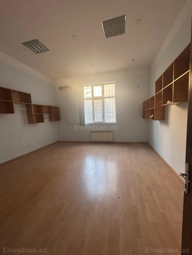 11 otaqlı Ofis 325 m² Nəsimi r. Kirayə verilir