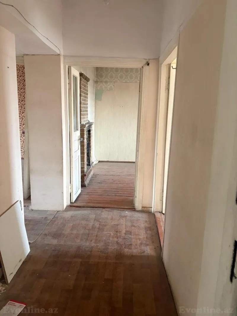 3 otaqlı Mənzil 64 m² İnşaatçılar m. Satılır