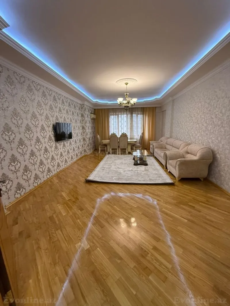 3 otaqlı Mənzil 135 m² Gənclik m. Kirayə verilir