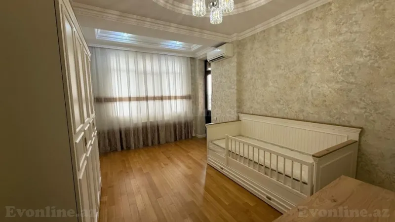 Satılır 4 otaqlı Mənzil Yeni tikili 185 m² 28 May m. - şəkil 5