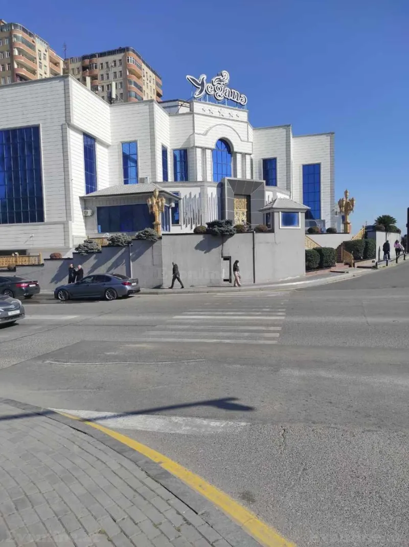 Satılır 2 otaqlı Mənzil Köhnə tikili 66 m² 4-cü mikrorayon - şəkil 2