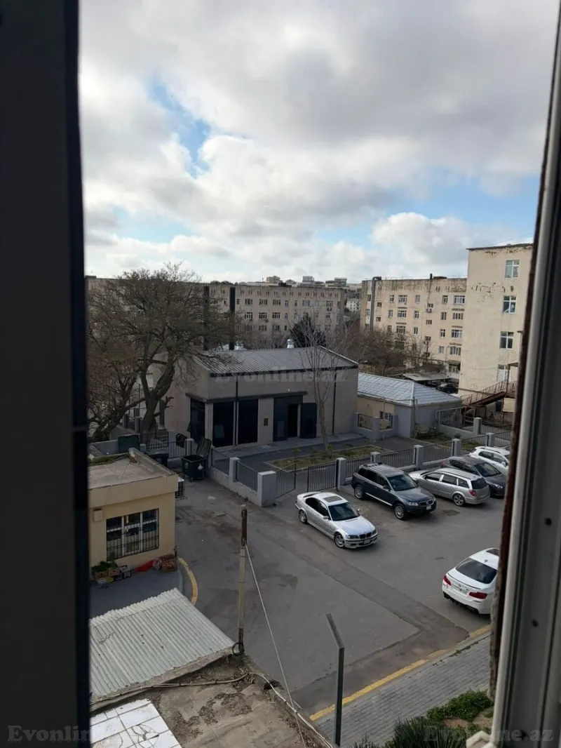 Satılır 2 otaqlı Mənzil Köhnə tikili 50 m² Səbail r. - şəkil 5