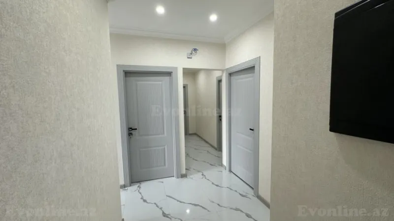 5 otaqlı Mənzil 120 m² Qaraçuxur Satılır
