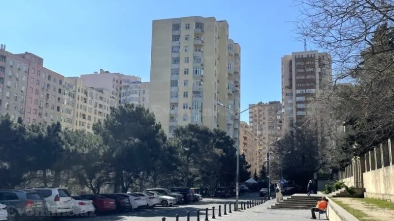 Satılır 3 otaqlı Mənzil Yeni tikili 130 m² Elmlər Akademiyası m. - şəkil 3