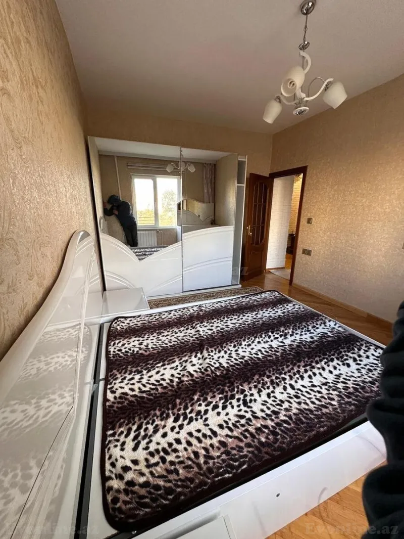 Satılır 2 otaqlı Mənzil Köhnə tikili 75 m² Elmlər Akademiyası m. - şəkil 5