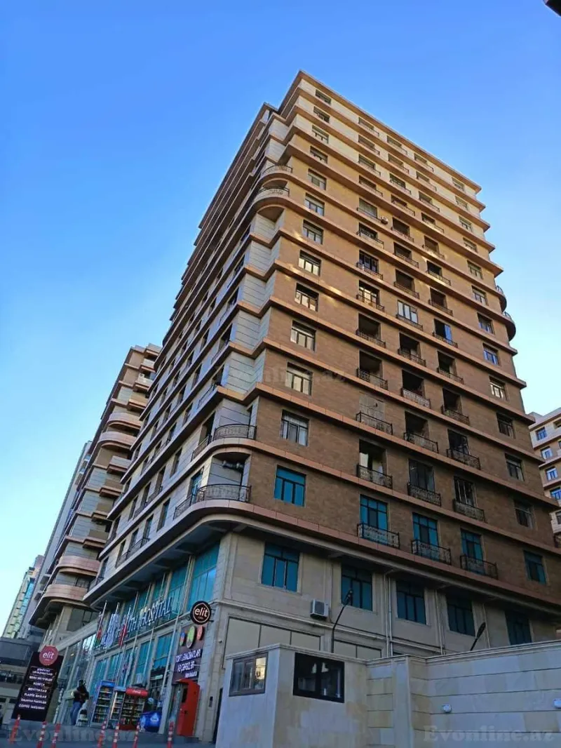 4 otaqlı Mənzil 260 m² 28 May m. Satılır
