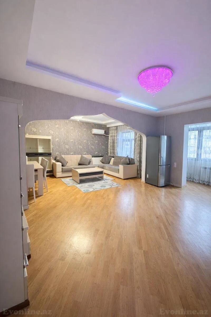 5 otaqlı Mənzil 120 m² Suraxanı r. Satılır