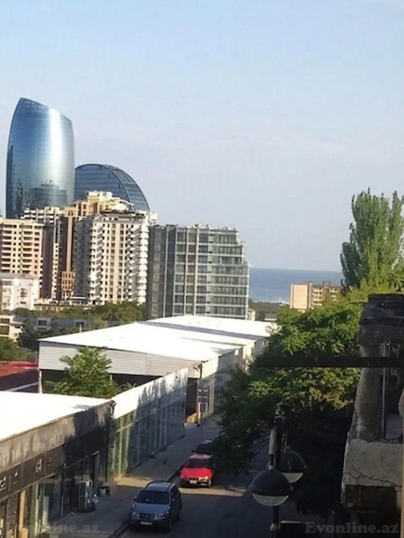 2 otaqlı Mənzil 50 m² 28 May m. Satılır