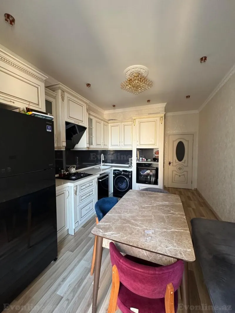 Satılır 2 otaqlı Mənzil Yeni tikili 100 m² 8 Noyabr m. - şəkil 4