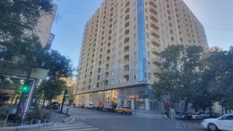 3 otaqlı Mənzil 141 m² 28 May m. Satılır