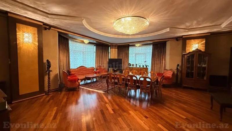 4 otaqlı Mənzil 220 m² 28 May m. Satılır