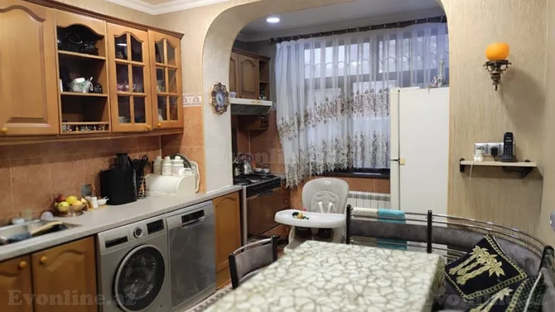 4 otaqlı Mənzil 100 m² 8-ci mikrorayon Satılır