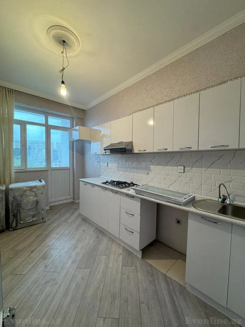 3 otaqlı Mənzil 80 m² Həzi Aslanov m. Satılır
