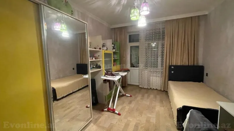 Satılır 4 otaqlı Mənzil Köhnə tikili 100 m² Xalqlar Dostluğu m. - şəkil 6