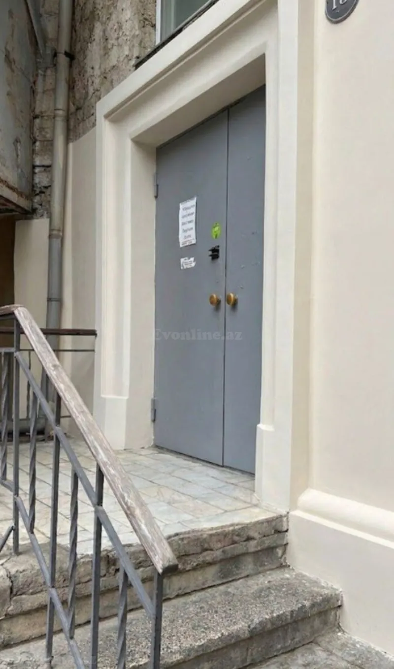 Satılır 5 otaqlı Mənzil Köhnə tikili 136.9 m² 28 May m. - şəkil 3